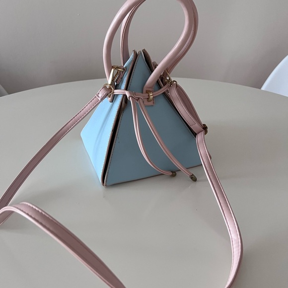 Pyramid handbag - Picture 2 of 2